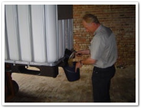 Futterlagerung 2 - Parkhof Enger - Zucht- und Ausbildungsstall in Westerenger Bielefeld Germany 