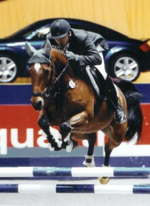 Michael Brinkhoff mit Little Diamond - Internationales Reitturnier Westfallenhallen Dortmund 2004 - ESCON Springclub 