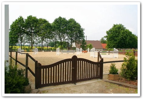 Reitplatz - Parkhof Enger - Zucht- und Ausbildungsstall in Westerenger Bielefeld Germany 