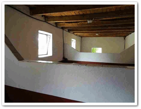 Stallungen rechts - Parkhof Enger - Zucht- und Ausbildungsstall in Westerenger Bielefeld Germany 